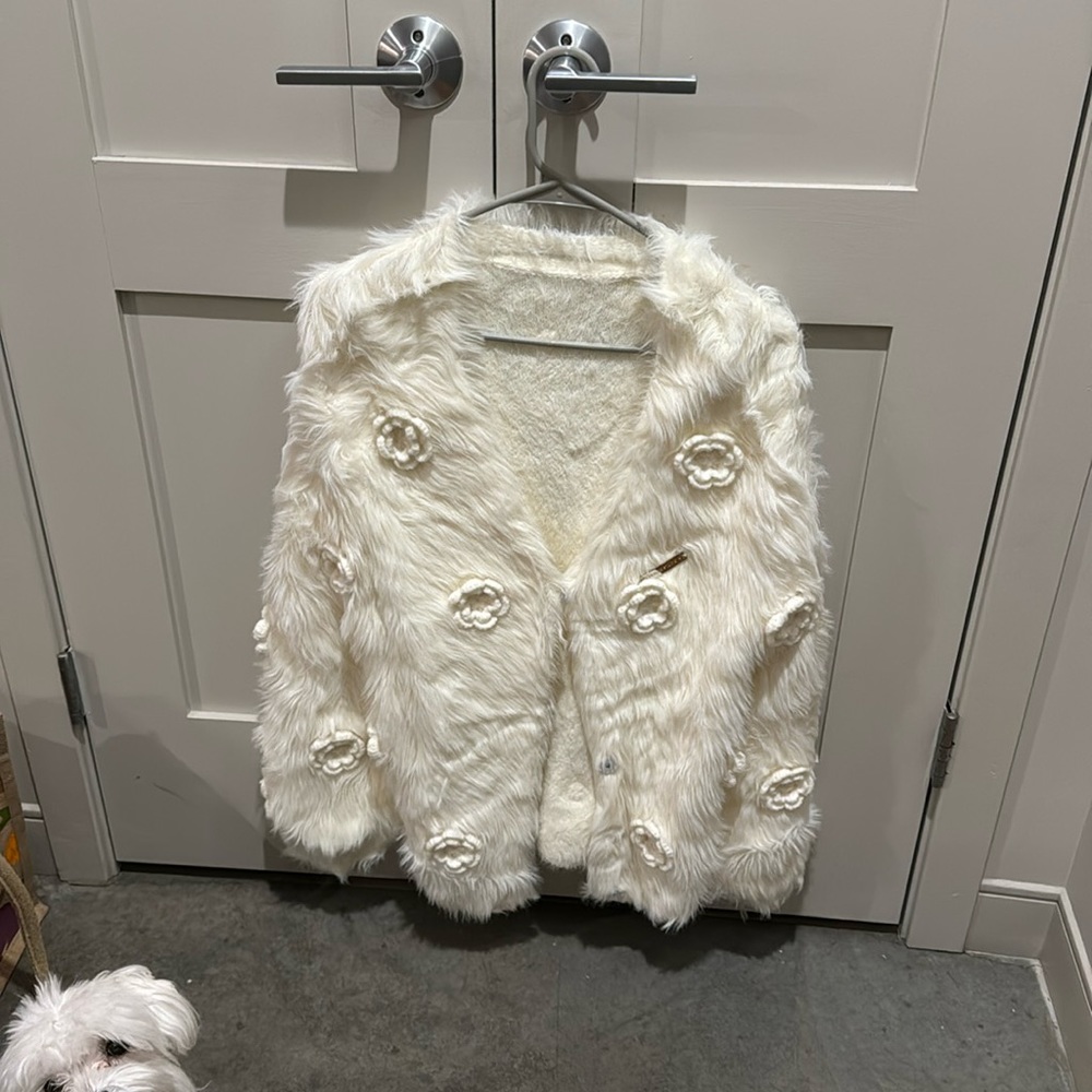 Furry cardigan with little flowers